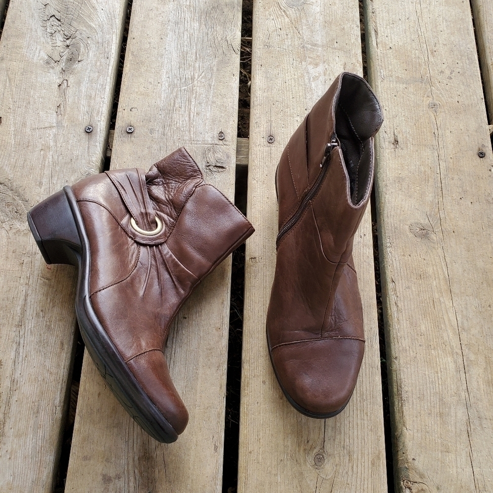 Clarks Rosabelle Brown Leather Side Zip Ankle Boots‎ Booties Woman's 8.5